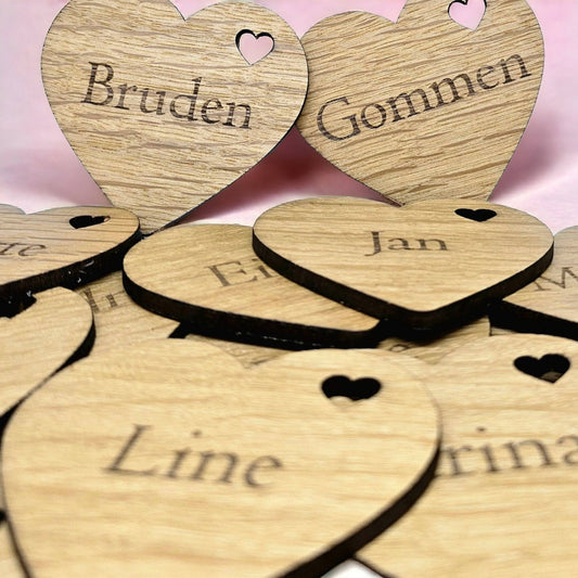 Hjerteformet bordkort i egetræ - Craft by Wegener